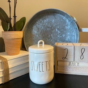 Rae Dunn Dimply 2017 Sweets Canister